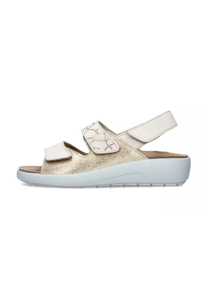 Sandali beige con due cinturini regolabili in Velcro, una tomaia lucida e strutturata, e una suola a zeppa di color blu chiaro. Design con punta aperta.