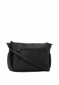 Bolso bandolera de cuero negro con superficie texturizada, bolsillo frontal con cremallera, correa ajustable y detalles de hardware en plata.