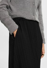 Esprit A-linjekjol - black