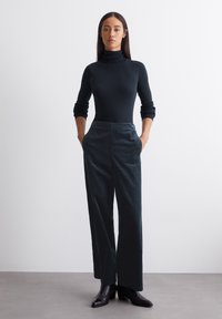 Marc O'Polo LONGSLEEVE STRUCTURE - Strickpullover - deep blue sea