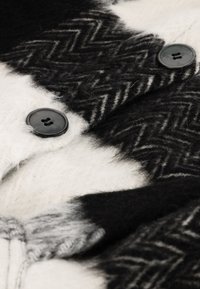 Niet geselecteerd, offwhite black