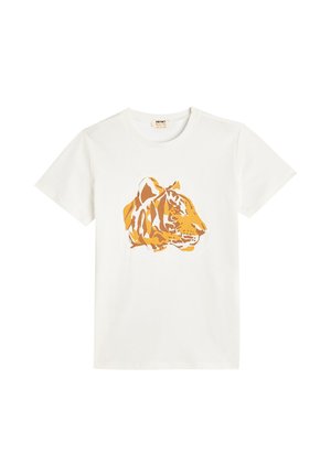 Weißes Baumwoll-T-Shirt mit einem stilisierten Grafikdruck eines orangefarbenen und gelben Tigerkopfes auf der Vorderseite. Kurze Ärmel und runder Ausschnitt.