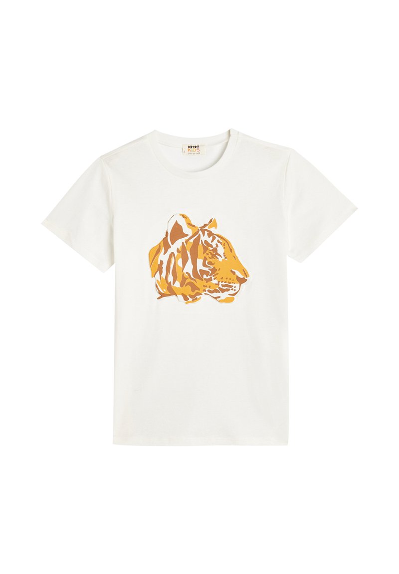 Hvid bomulds T-shirt med et stiliseret grafisk motiv af et orange og gult tigerhoved på fronten. Korte ærmer og rund halsudskæring.