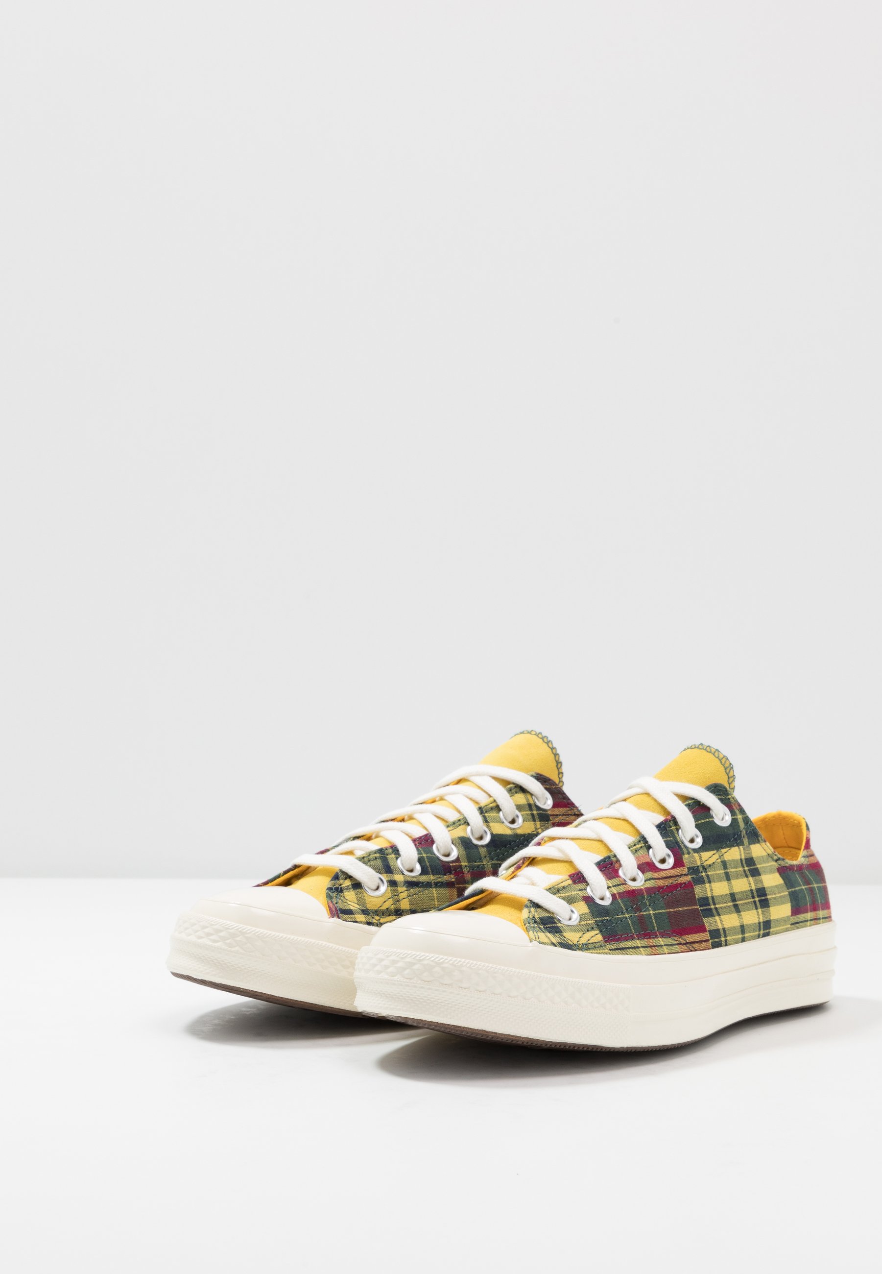 camo converse with rose