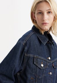 Levi's® SHRUNKEN 90S TRUCKER - Traper jakna - remember together