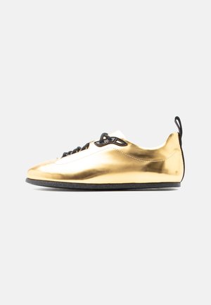 MOSCHINO TENNIS SHOES - Sneaker low - oro