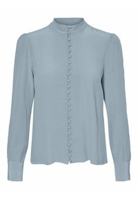Hellblaue Bluse mit langen Ärmeln und Stehkragen, vertikaler Knopfleiste und weichem, strukturiertem Stoff; normale Passform mit gerüschten Schultern.