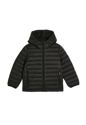 Chaqueta acolchada negra con capucha, con patrones acolchados horizontales, cremallera frontal y dos bolsillos laterales. Acabado en tejido suave.