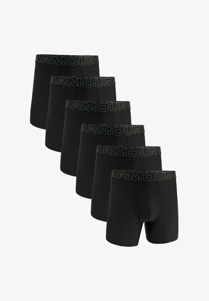 Schwarze Boxershorts im 5er-Pack mit einem weichen elastischen Bund mit "ARMOUR"-Logo, glattem Stoff und figurbetontem Design.