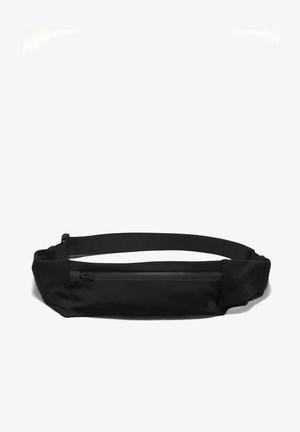 Bolsa de cintura de tela negra con un bolsillo con cremallera, correa ajustable y textura suave, diseñada para la comodidad y la conveniencia.