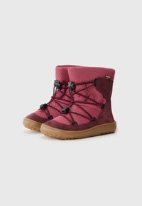 Bordeaux waterdichte laarzen met textielstof, suede accenten, elastische veters met cord locks en een rubberen zool. Mid-top ontwerp.