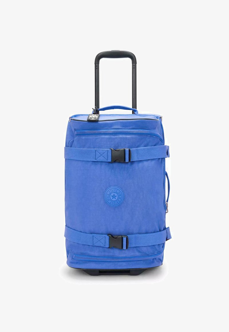 Modrý batoh na kolečkách s texturovanou látkou, vrchním madlem a nastavitelnými popruhy. Obsahuje zipovou kapsu a logo na přední straně.