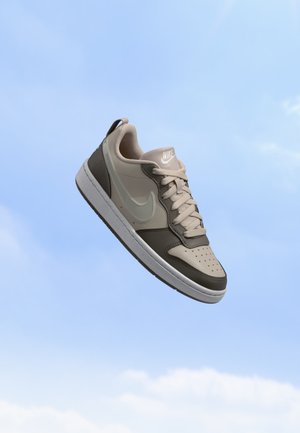 Nike Sportswear COURT BOROUGH UNISEX - Маратонки - moon particle/white/cave stone/white