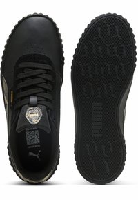 Schwarze Leder- und Wildleder-Sneaker mit strukturierten Mustern, Schnürsenkelfront, Gummiaußensohle mit einzigartigem Profildesign und Logoakzenten.