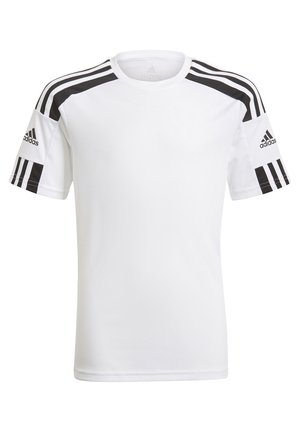 Camiseta atlética blanca con diseño de tres rayas negras en los hombros. Presenta un cuello redondo y mangas cortas. Hecha de un tejido ligero.