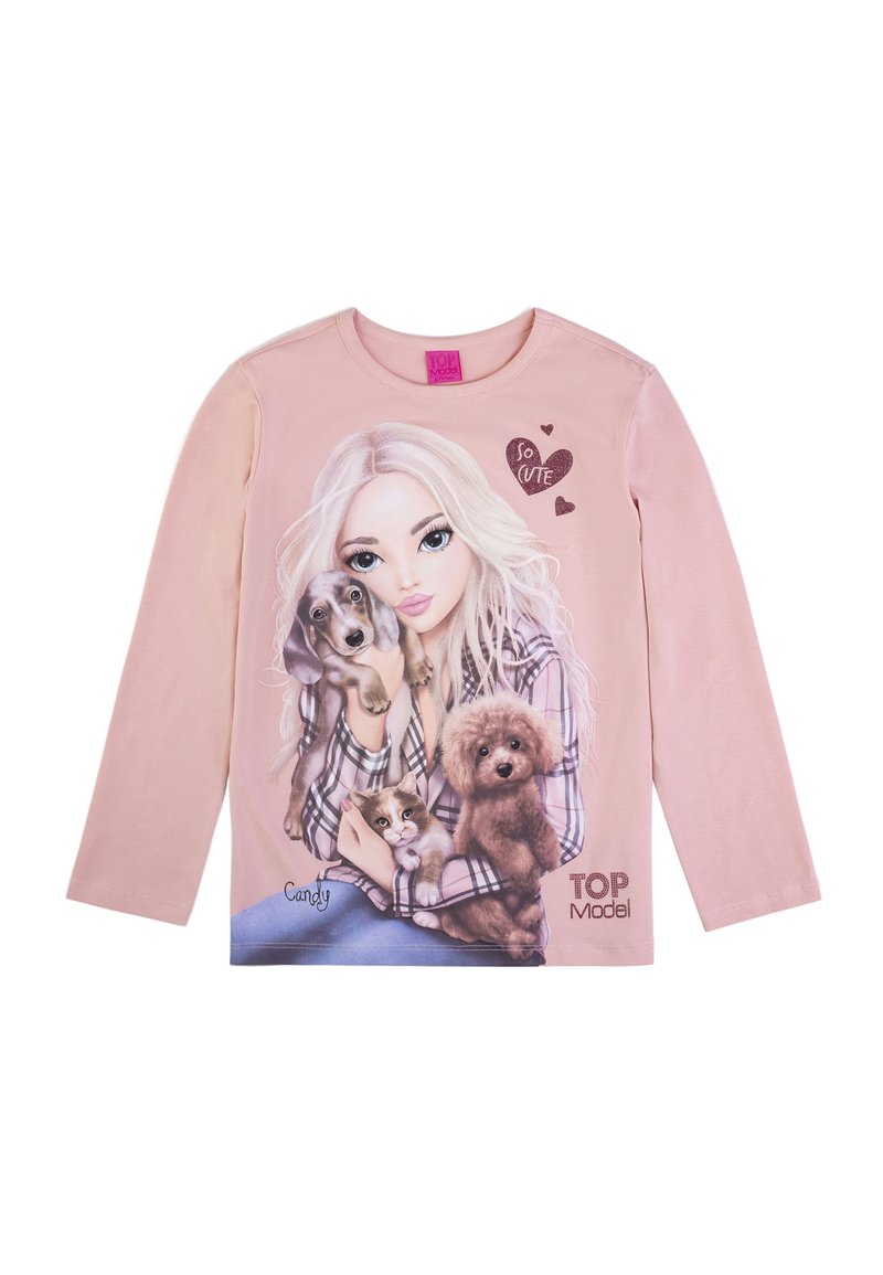 Helles rosa Langarm-T-Shirt mit grafischem Motiv eines Mädchens mit langen Haaren und drei Haustieren: zwei Hunden und einer Katze. Der Text "So süß" ist ebenfalls enthalten.