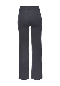 Graue, weite Sweatpants aus weichem Stoff, mit einem elastischen Bund und glatter Textur, ohne sichtbare Logos oder Muster.