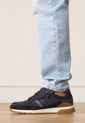 Manfield, Sneakers basse - blau