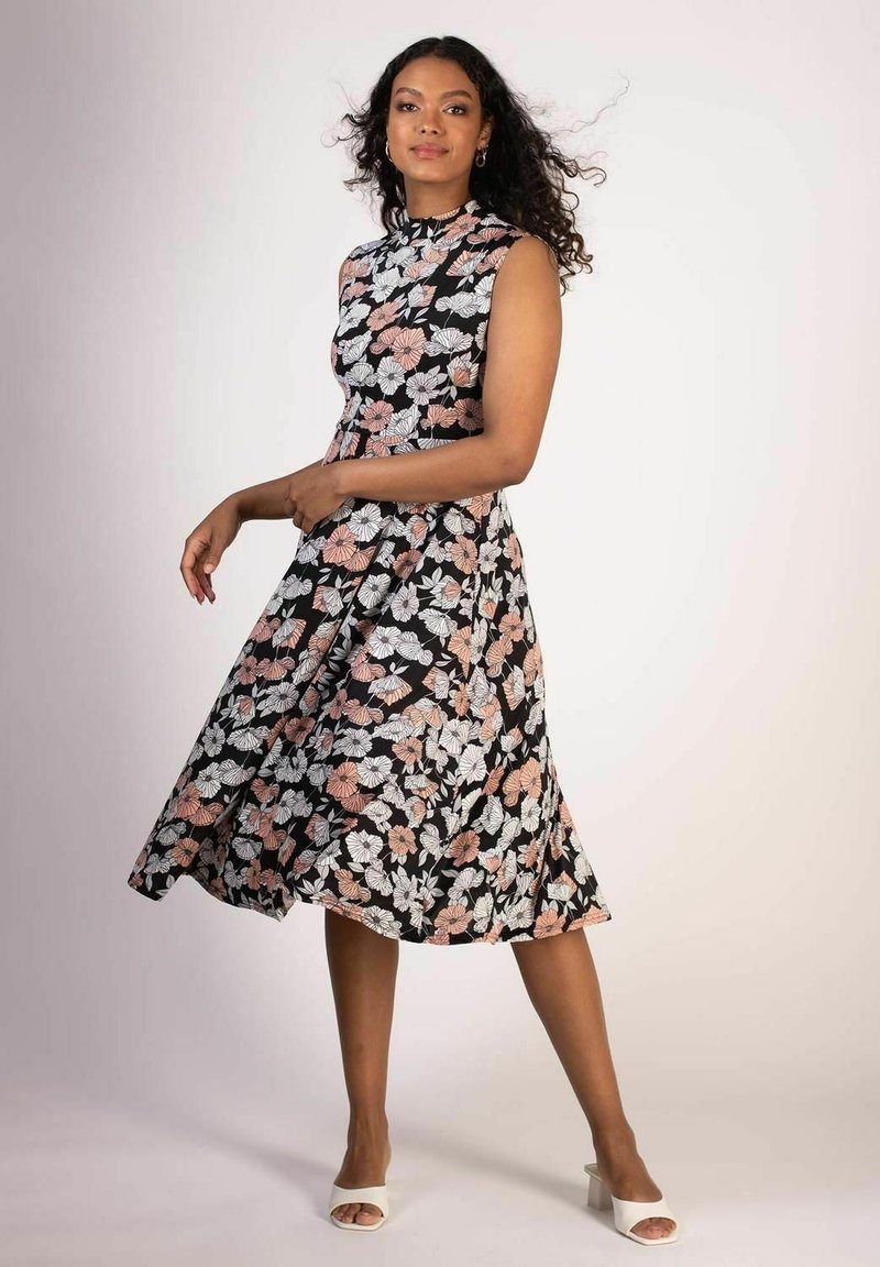 Stockholms Klänningsfabrik SOFIEPOPPY Trikoomekko black/musta