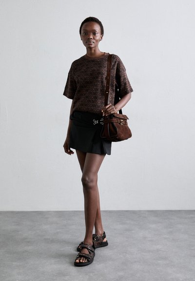 MOSCHINO DONNA - Sandales - marrone/nero