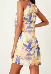 Trendyol Freizeitkleid - white