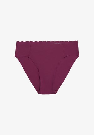 Braguitas de bikini moradas con cinturilla en forma de ondas, hechas de un tejido suave. Presentan una costura mínima y un logo discreto en el lateral.