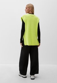 QS Sweter