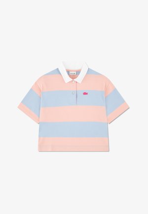 Polo à manches courtes avec rayures horizontales roses et bleu clair, col blanc, patte à trois boutons, et petit logo rose.