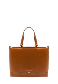 Borsa tote in pelle marrone con due manici, una texture liscia, curve sottili alla base e un'accattivante accentatura dorata del logo sulla parte frontale.