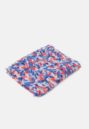 Opgevouwen rechthoekige stof met een getextureerd oppervlak met een meerkleurig abstract patroon in blauw, rood, paars en wit.