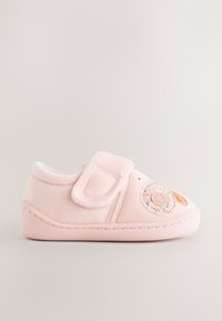 Blød pink babysko med velcro og dekorativt broderet bamseansigt foran.
