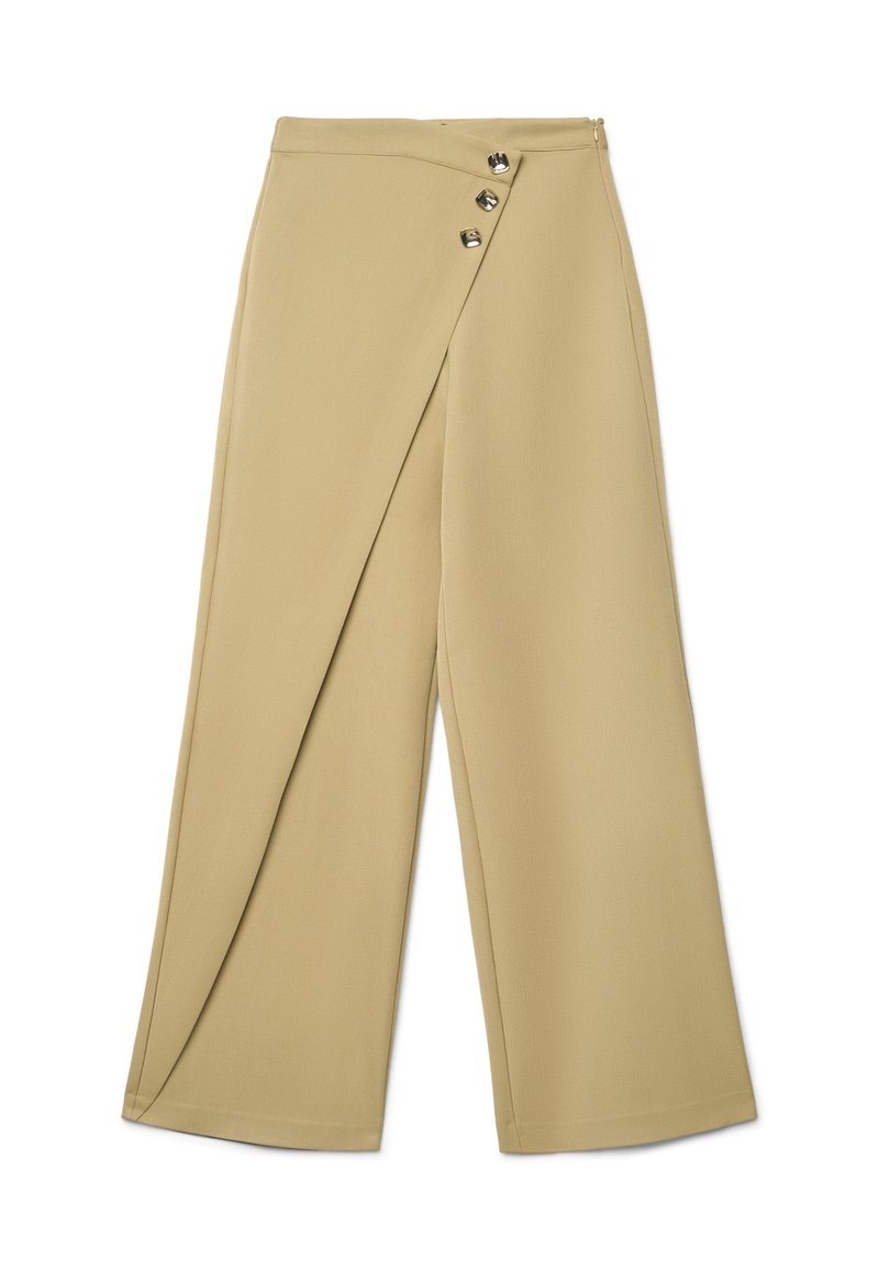 Pantaloni beige a gamba larga con design avvolgente, caratterizzati da tre bottoni decorativi metallici sul davanti e una texture di tessuto liscia e leggera.