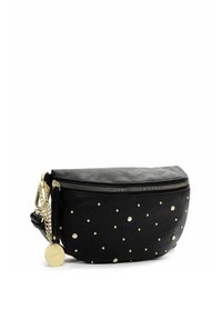 Czarna skórzana torba o zaokrąglonym kształcie, z złotymi ćwiekami i zamkiem błyskawicznym. Zawiera złoty łańcuszek jako pasek oraz brandowaną metkę.