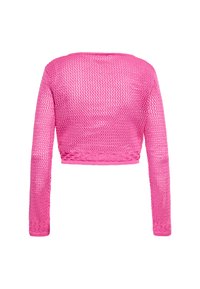 Zrezaný, dlouhý svetr s dlouhým rukávem v jasně růžové barvě, vyrobený z texturovaného otvorového úpletu s žebrovaným lemem a tkaným vzorem v oblasti pasu.