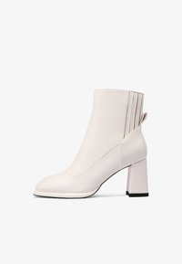 Non selezionato, beige