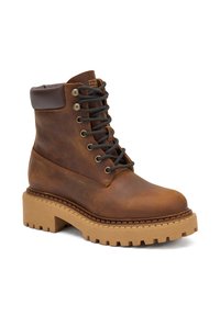 Stivaletto in pelle marrone con lacci neri, occhielli in argento e suola spessa beige. Presenta un collare imbottito marrone per il comfort.