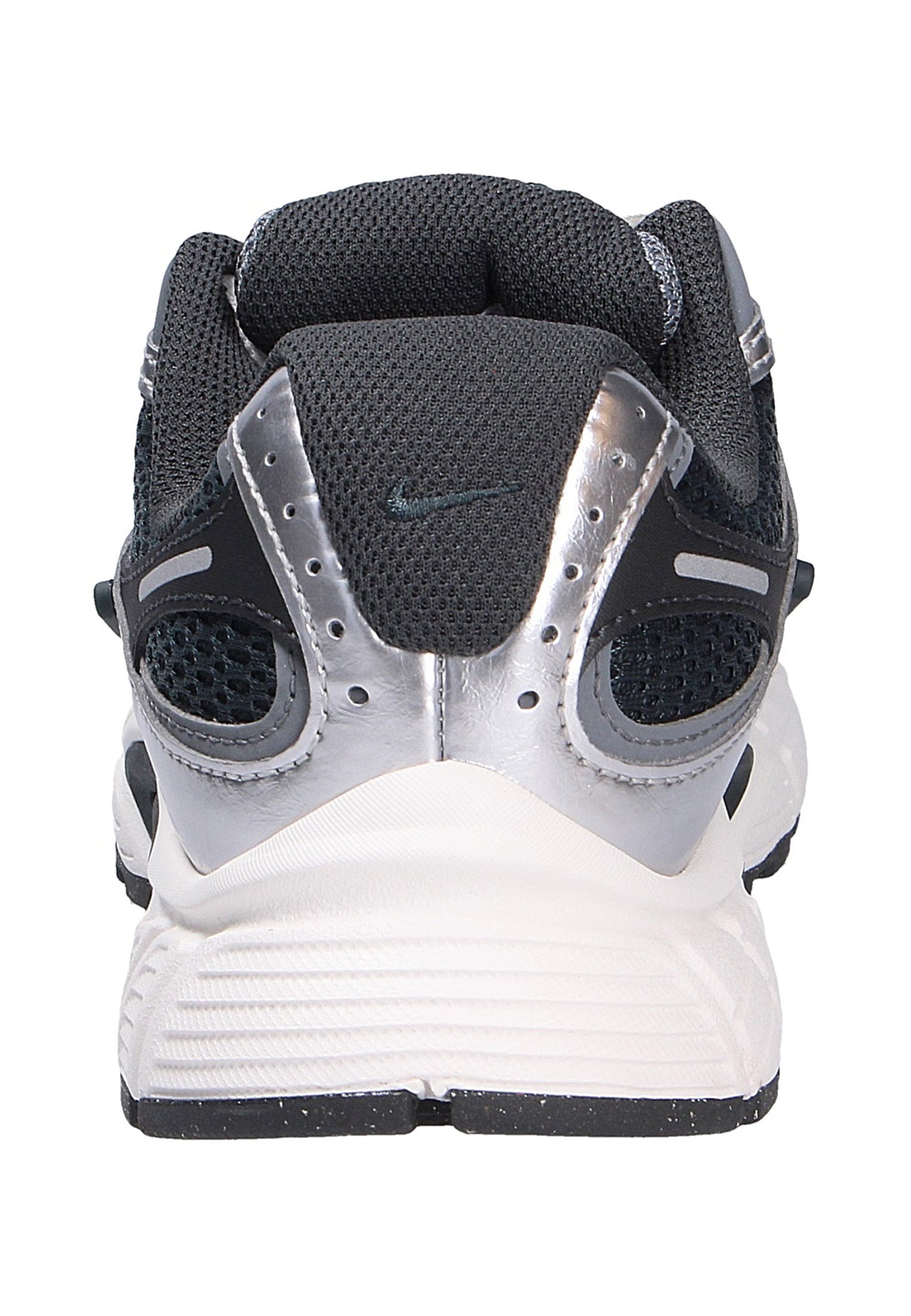 gray nike boy shoes
