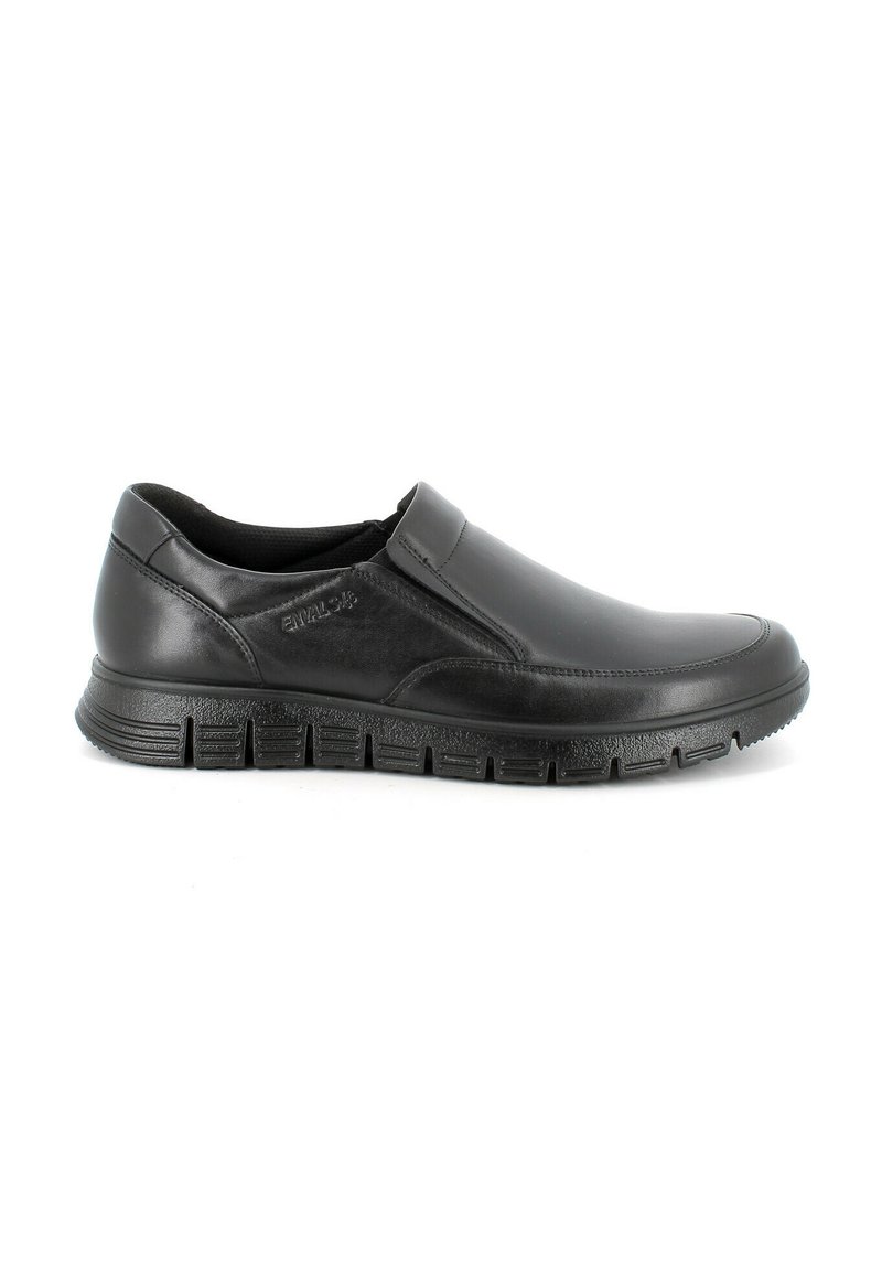 Scarpa slip-on in pelle nera con punta arrotondata, finitura liscia, suola imbottita e suola in gomma testurizzata con scanalature per una migliore aderenza.