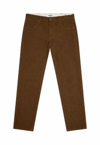 Pantalones de mezclilla marrones con corte recto, cinco bolsillos y costuras en contraste. La cintura cuenta con passante para cinturón y cierre de botón.