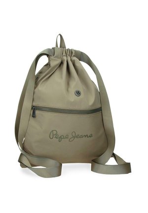 Zaino beige con coulisse, spallacci regolabili, tasca frontale con cerniera e logo "Pepe Jeans" stampato sulla parte anteriore inferiore.