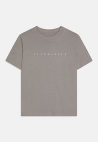 Pelēka kokvilnas T-kreklu ar klasisku apaļu kakla izgriezumu un īsām piedurknēm, ar īsu balto uzrakstu "JACK&JONES" krūtīs.
