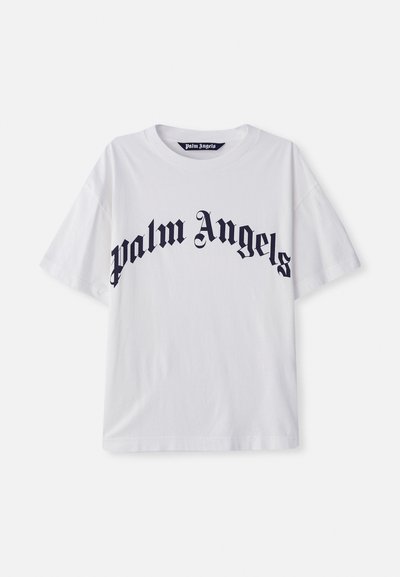 Fehér pamut póló, merész, sötétkék "Palm Angels" felirattal, ívelt kialakításban. Rövid ujjú és kerek nyakú. Sima textúra.
