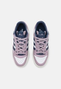 adidas Originals FORUM XLG - Tenisky - crystal white/night indigo/preloved fig