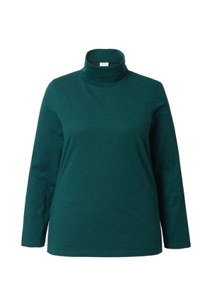 Top verde de manga larga y cuello alto hecho de una tela suave y texturada. Presenta un cuello alto y un corte relajado, sin patrones o acentos visibles.