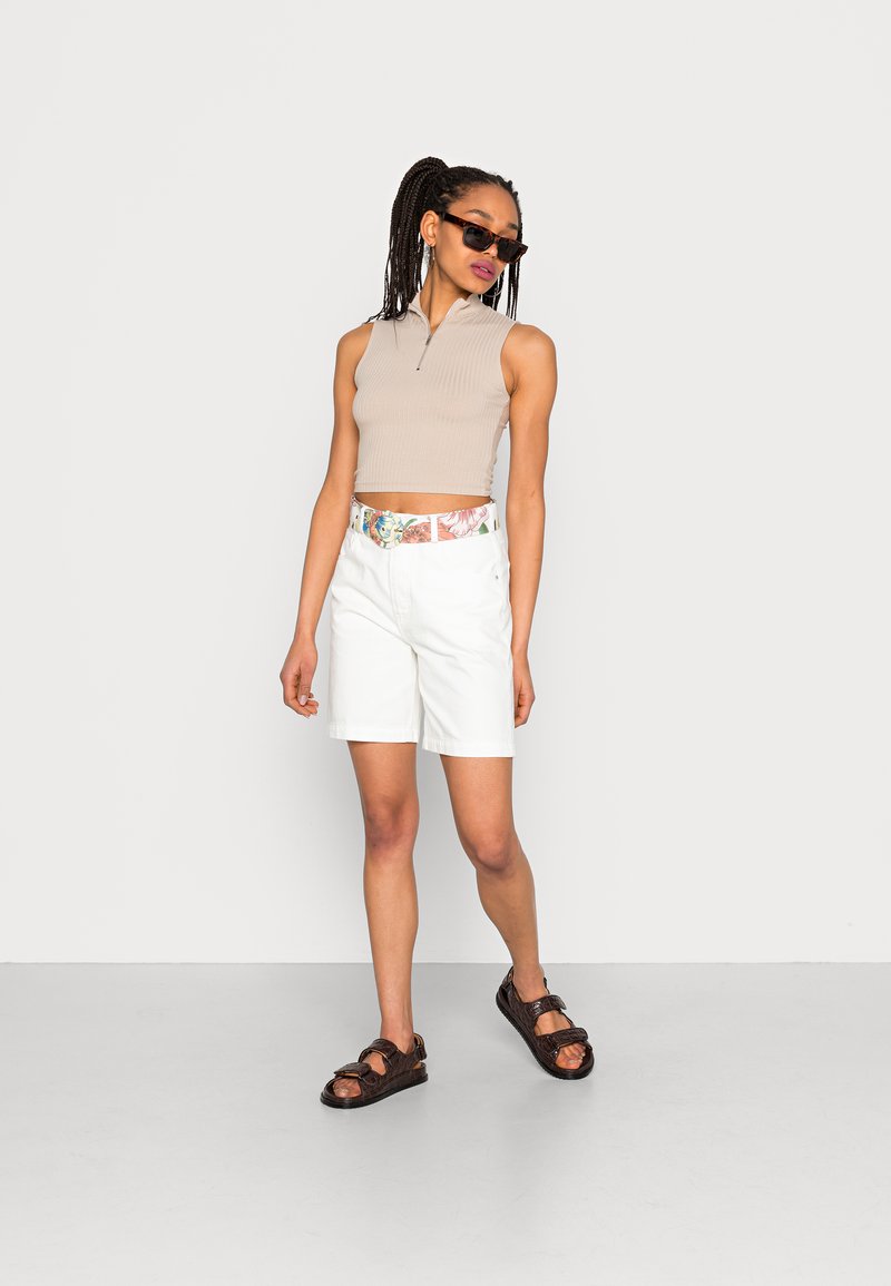Damen Kleider | Scotch & Soda THE CRUISE HIGH RISE MID THIGH Jeans Shorts white beach/weiß - UH73249 Damen Kleider | Scotch & Soda THE CRUISE HIGH RISE MID THIGH Jeans Shorts white beach/weiß - UH73249