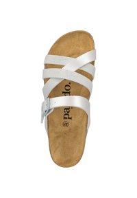 Bílé sandály s křížovými popruhy a kovovou sponou, s tvarovanou korkovou stélkou a strukturovanou podrážkou.