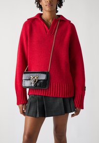 Pinko - LOVE ONE POCKET - Cross body bag - black/antique gold-coloured Thumbnail Image 1