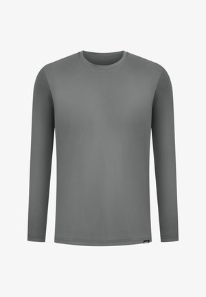 Grijze longsleeve t-shirt gemaakt van glad, lichtgewicht stof. Heeft een ronde halslijn en rechte zoom, met stikseldetails langs de mouwen.
