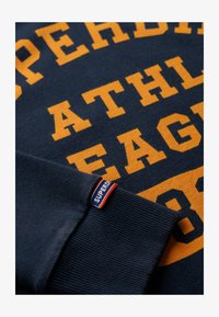 Geselecteerd, eclipse navy