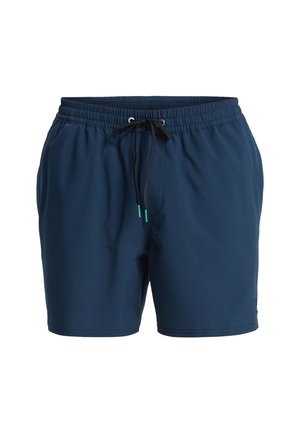 Navyblå herrebadeshorts med elastisk talje og sort snøre med grønne ender, designet til afslappet strandbrug.